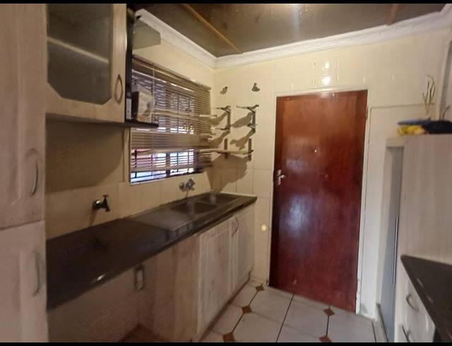3 BEDROOM HOUSE FOR SALE IN ORMONDE
